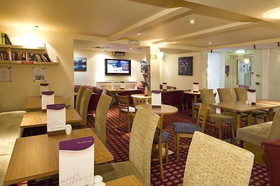 Premier Inn London Gatwick Airport (A23 Airport Way) Hotel