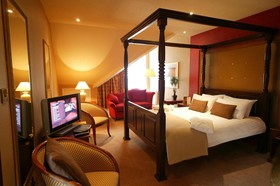 Thatcher's Hotel