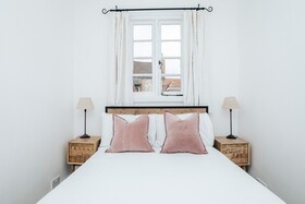 Chalk House - Pet Friendly
