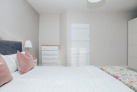 Chalk House - Pet Friendly