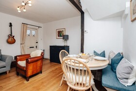 Chalk House - Pet Friendly