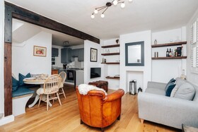 Chalk House - Pet Friendly