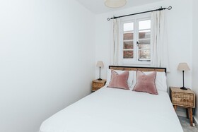 Chalk House - Pet Friendly