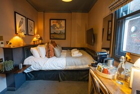 The Salisbury Arms Hotel