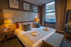 The Salisbury Arms Hotel