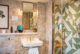 The Salisbury Arms Hotel