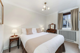 10 Curzon Street by Mansley Apartements