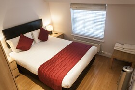 12 London Street Apartments