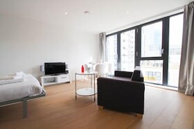 Aldgate East Studio by Mysquare