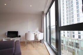 Aldgate East Studio by Mysquare