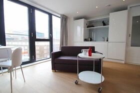 Aldgate East Studio by Mysquare