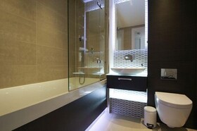 Aldgate East Studio by Mysquare