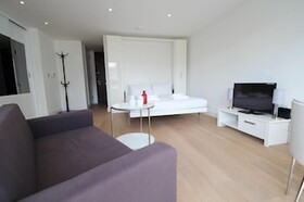 Aldgate East Studio by Mysquare