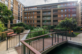 Apartment Wharf – Water Gardens