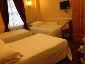 Balmoral House Hotel
