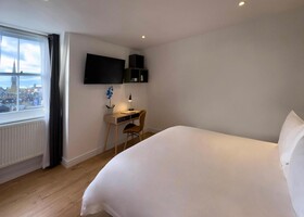 Berjaya Eden Park London Hotel