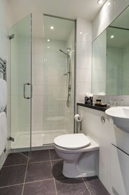 Berjaya Eden Park London Hotel