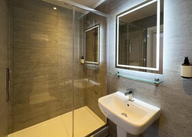 Berjaya Eden Park London Hotel