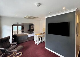 Berjaya Eden Park London Hotel