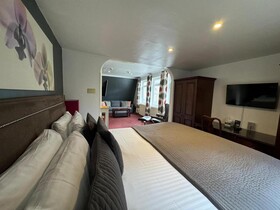 Berjaya Eden Park London Hotel