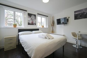 Charlotte Street Rooms by Allo Housing