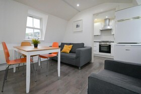 Charlotte Street Rooms by Allo Housing