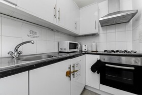 Charlotte Street Rooms by Allo Housing