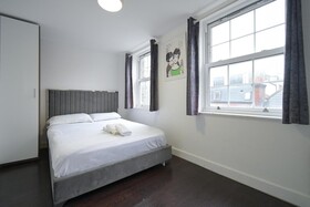 Charlotte Street Rooms by Allo Housing
