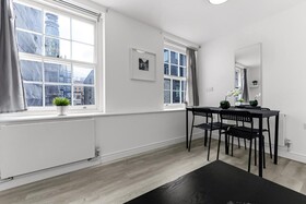 Charlotte Street Rooms by Allo Housing