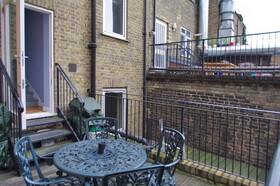 Comfortable Waterloo Home SE1