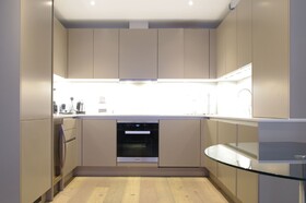 Comfortable Waterloo Home SE1