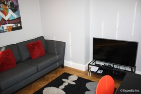 Flying Butler - Barons Court Apartments