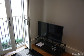 Flying Butler - Barons Court Apartments