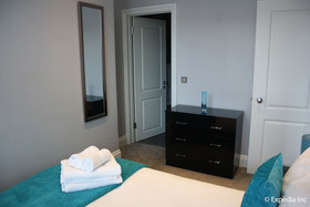 Flying Butler - Barons Court Apartments