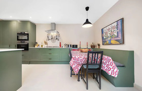 Green Retreat On Askew Crescent