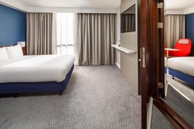 Holiday Inn Express London - Excel