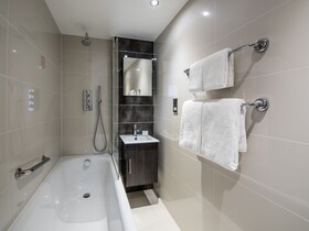 Holiday Inn London - Kensington High St.