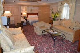 Holiday Villa Hotel & Suites