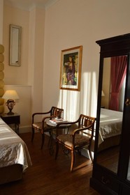 Holiday Villa Hotel & Suites