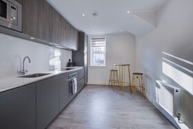 Hybrid Resi - Fulham