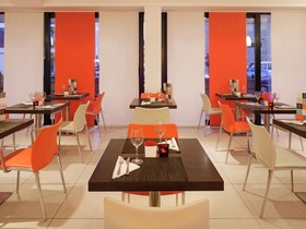 ibis London Docklands Canary Wharf Hotel