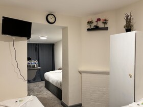 Ivy House Hotel