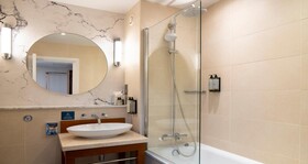 London Chigwell Prince Regent Hotel, BW Signature Collection