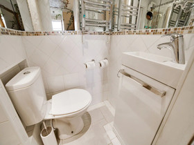 London Lodge by OYO Rooms