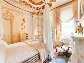 London Lodge by OYO Rooms