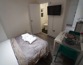 London Queens Apartments