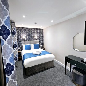 Mentone Hotel