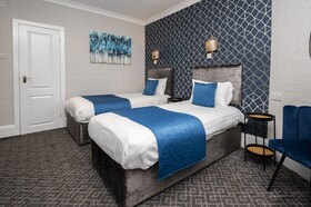 Mentone Hotel