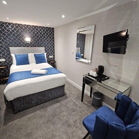 Mentone Hotel