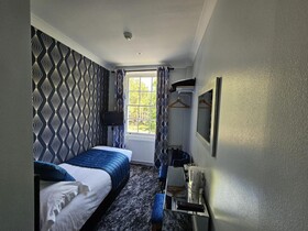 Mentone Hotel